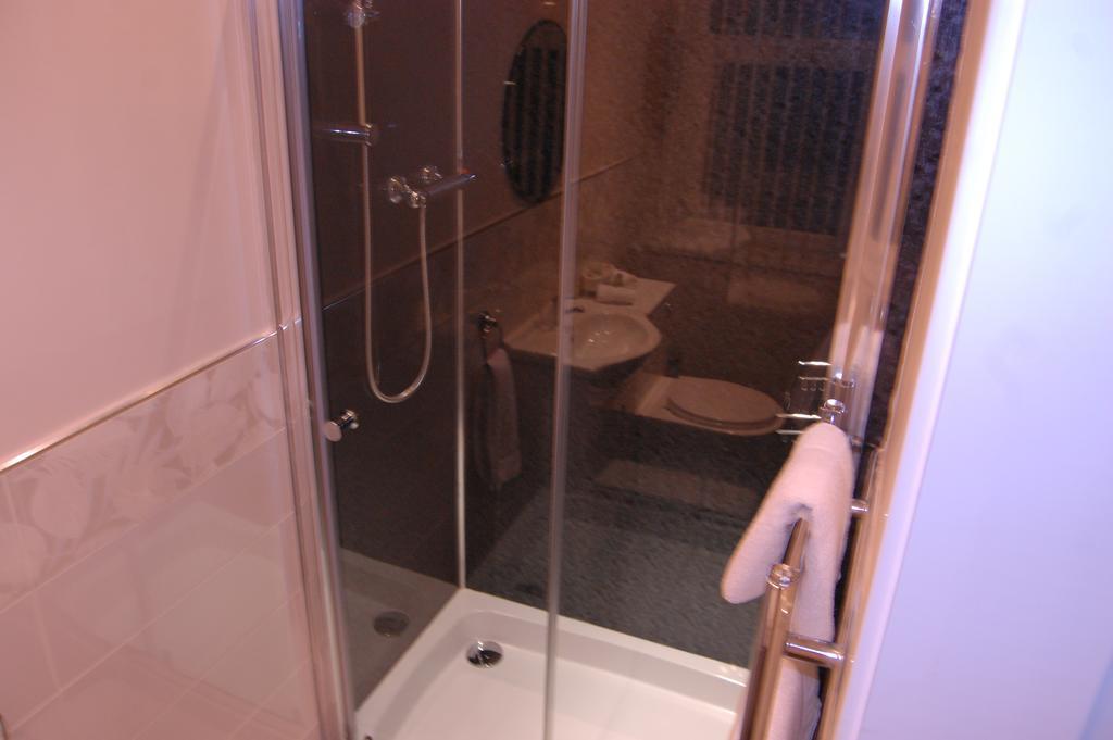 Bed and Breakfast Dawn Break Largs Zimmer foto